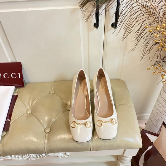 GUCCI 26S ТУФЛІ-ЧОВНИКИ HORSEBIT НА СЕРЕДНЬОМУ КАБЛУКУ 75 ММ З ТЕЛЯЧОЇ ШКІРИ КРЕМО-БІЛОГО КОЛЬОРУ