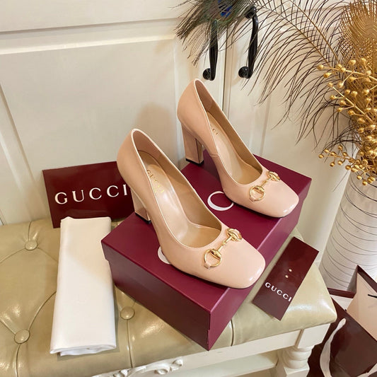 Жіночі туфлі GUCCI 26S HORSEBIT на підборах 100 мм з телячої шкіри пудрово-рожевого кольору