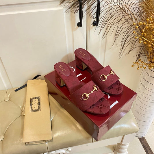 БОСОНІЖКИ GUCCI 26S НА ВИСОКИХ ПІДБОРАХ 65 ММ З ЧЕРВОНОГО ПОЛОТНА
