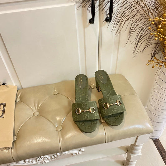 Босоніжки GUCCI 26S на підборах, 65 мм, з канви кольору моху