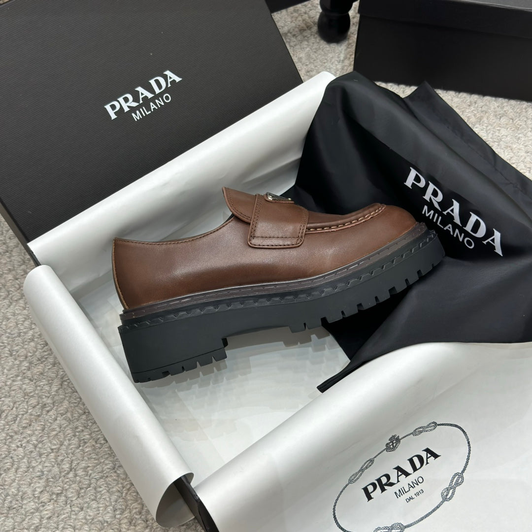 PRADA 25S LOAFER 50MM IN DARK BROWN CALFSKIN LOGO - 34