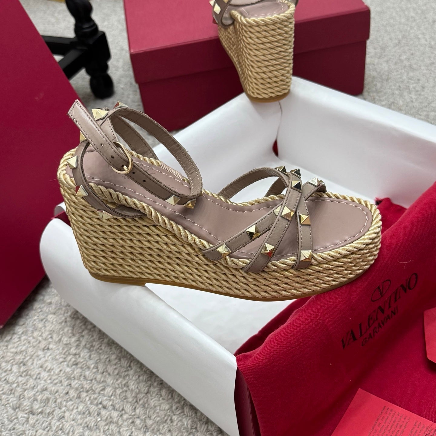 VLTN HIGH WEDGE STUDDED SANDALS 25S 100 MM IN SOFT ROSEWOOD BROWN CALFSKIN - 35