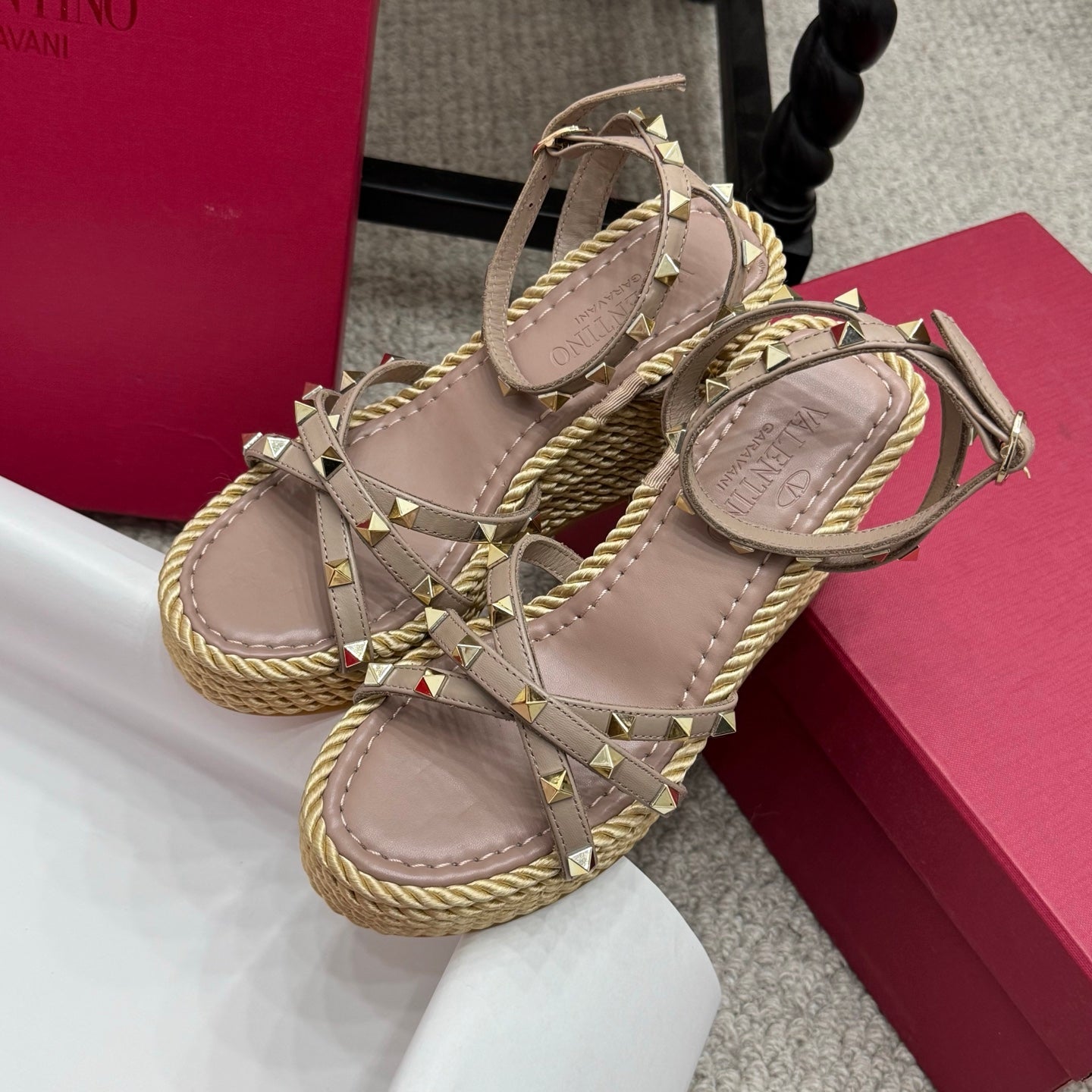 VLTN HIGH WEDGE STUDDED SANDALS 25S 100 MM IN SOFT ROSEWOOD BROWN CALFSKIN - 35