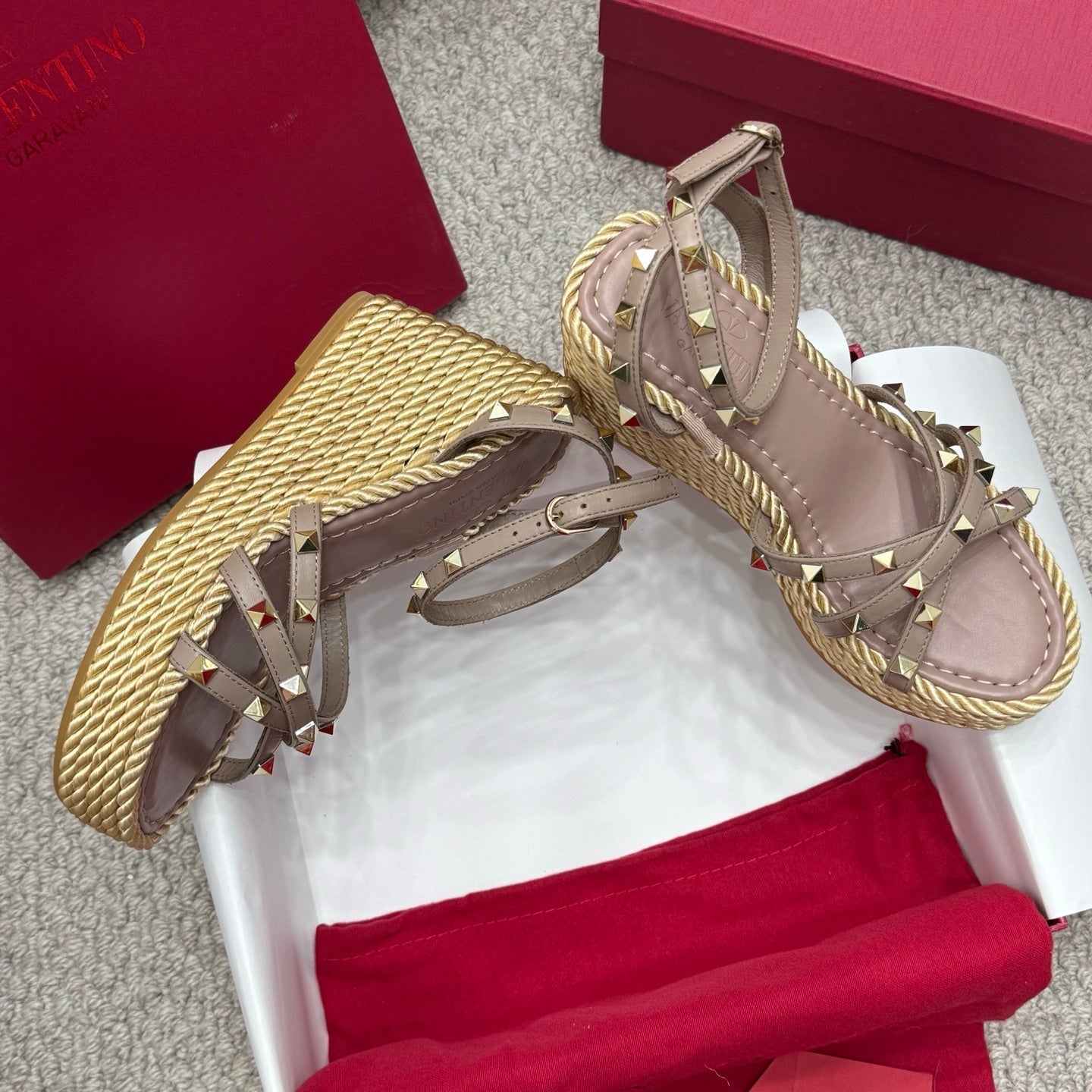 VLTN HIGH WEDGE STUDDED SANDALS 25S 100 MM IN SOFT ROSEWOOD BROWN CALFSKIN - 35