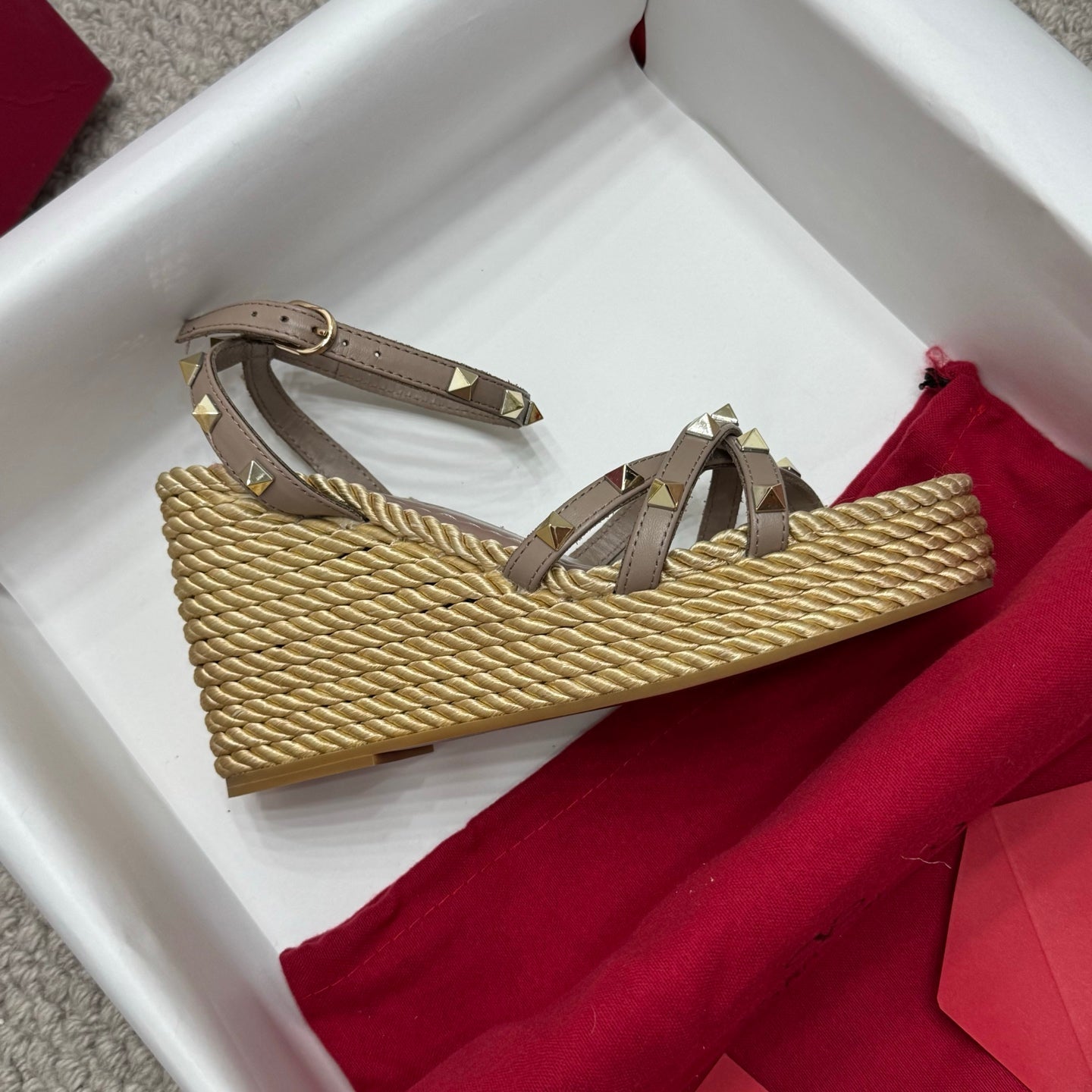 VLTN HIGH WEDGE STUDDED SANDALS 25S 100 MM IN SOFT ROSEWOOD BROWN CALFSKIN - 35