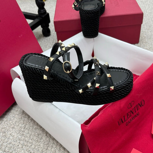 VLTN HIGH WEDGE STUDDED SANDALS 25S 100 MM IN BLACK CALFSKIN - 35