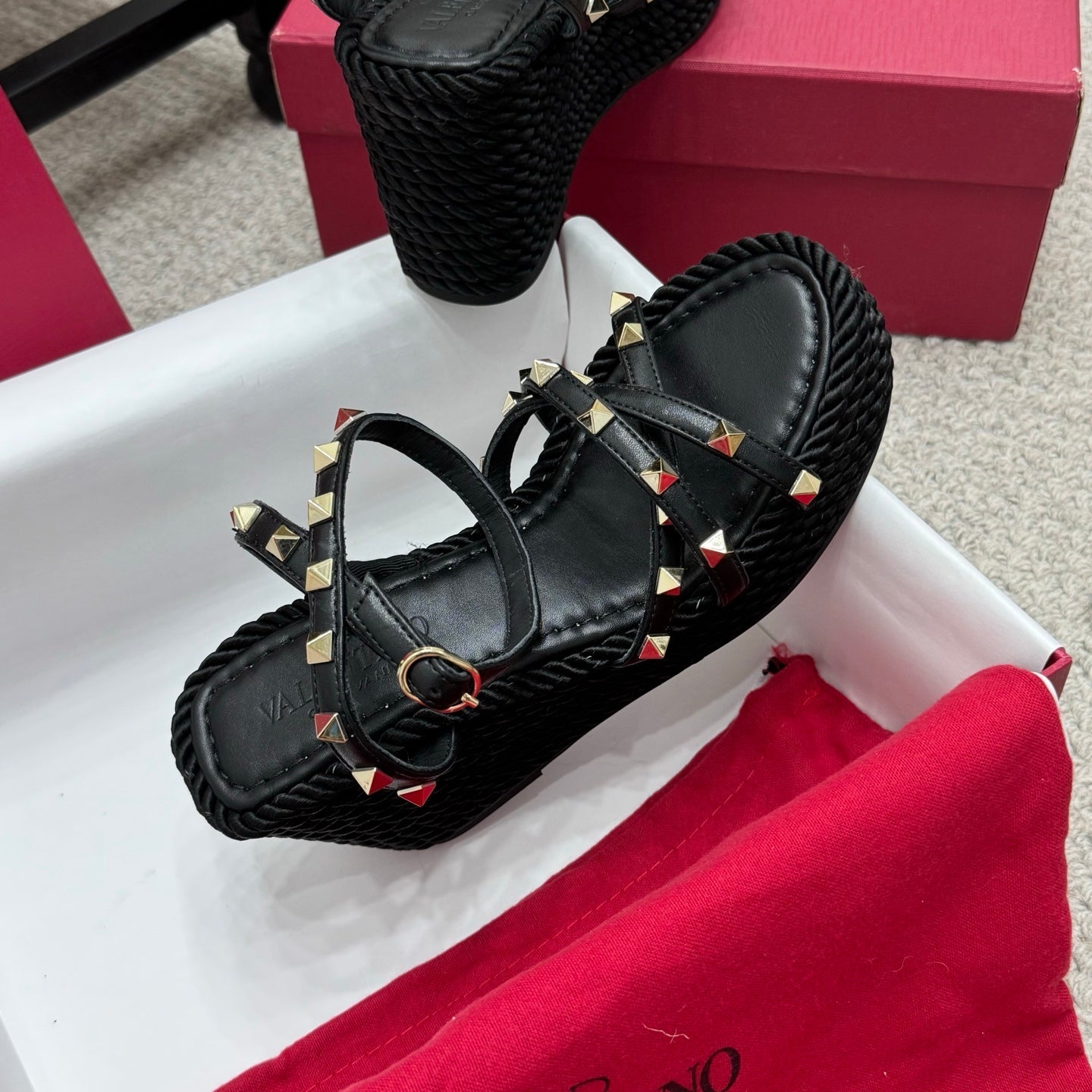 VLTN HIGH WEDGE STUDDED SANDALS 25S 100 MM IN BLACK CALFSKIN - 35