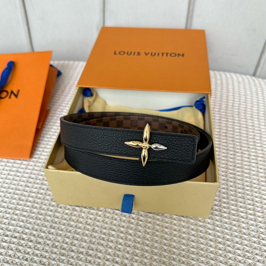 ДВОСТОРОННІЙ РЕМІНЬ LV FLOWERGRAM 25 ММ З КОРИЧНЕВОЇ ТЕЛЯЧОЇ ШКІРИ DAMIER ТА ФУРНІТУРОЮ ЗІ ЗОЛОТА ТА СРІБЛА — 30