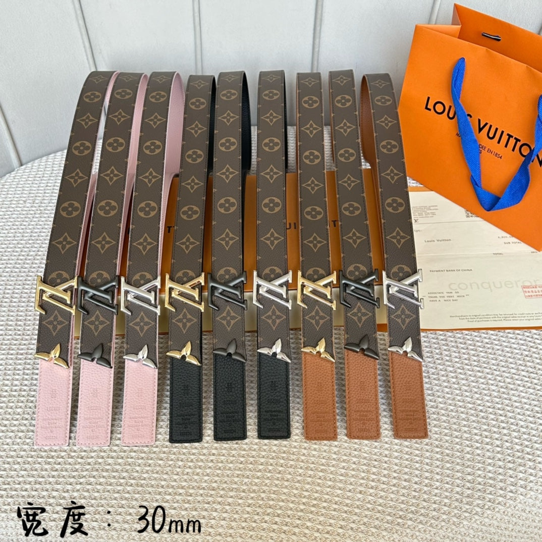 PRETTY LV 30MM REVERSIBLE BELT IN LIGHT PINK CALFSKIN GOLD HARDWARE - 30
