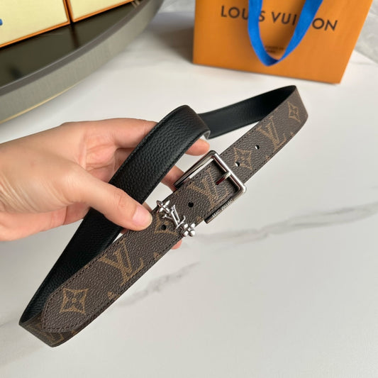 РЕМІНЬ LV BLOOM 30ММ З КОРИЧНЕВОЇ ШКІРИ ТЕЛЯТИ З МОНОГРАМОЮ ТА СРІБНОЮ ФУРНІТУРОЮ - 30