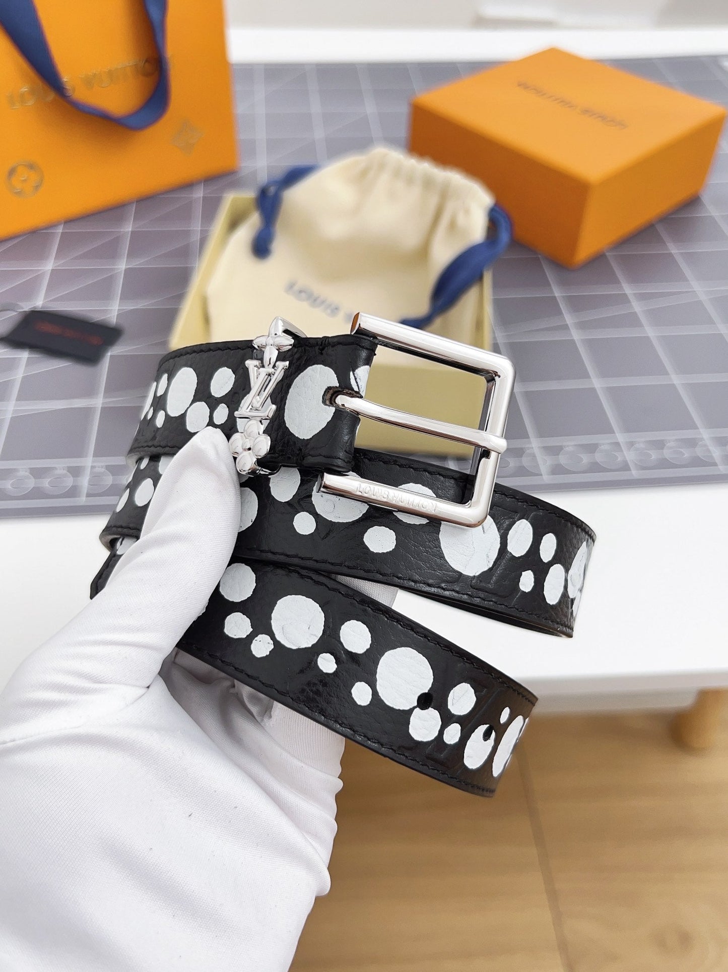 LV Bloom 30mm Belt Silver Buckle Black White Leather - 30