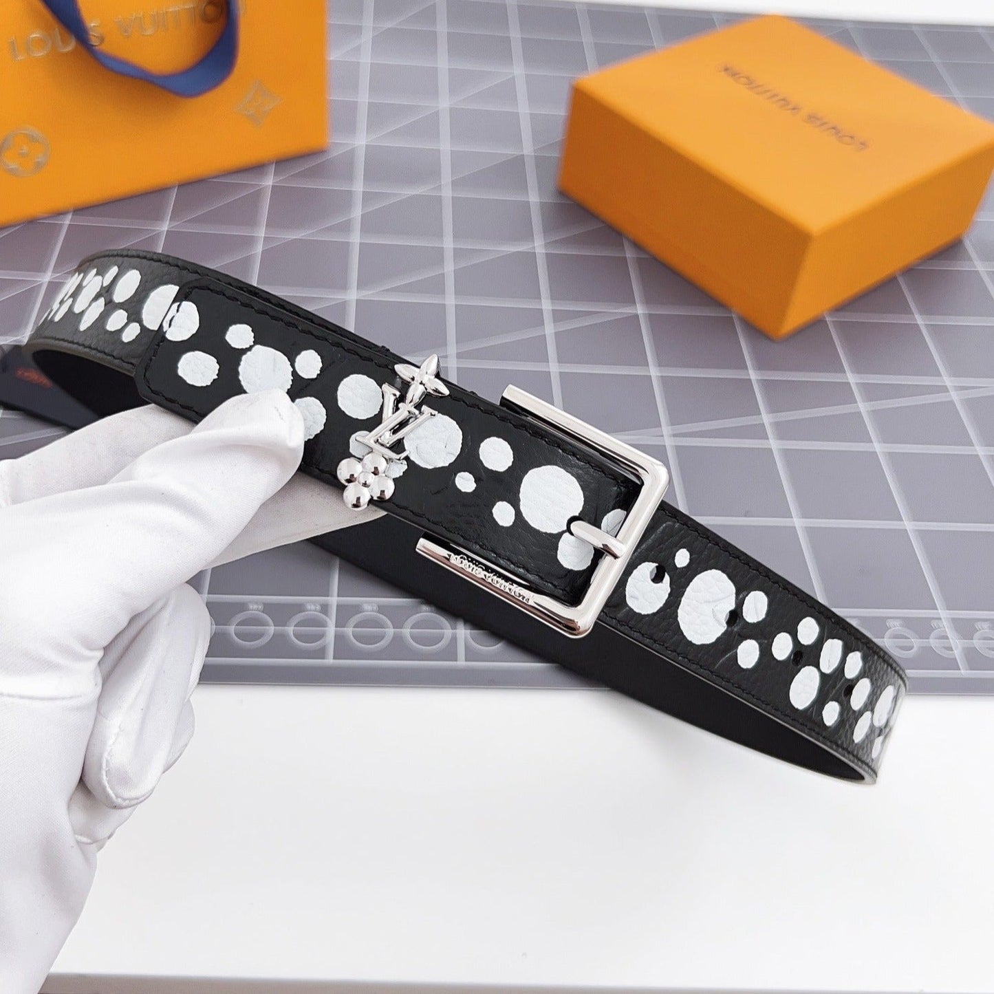 LV Bloom 30mm Belt Silver Buckle Black White Leather - 30