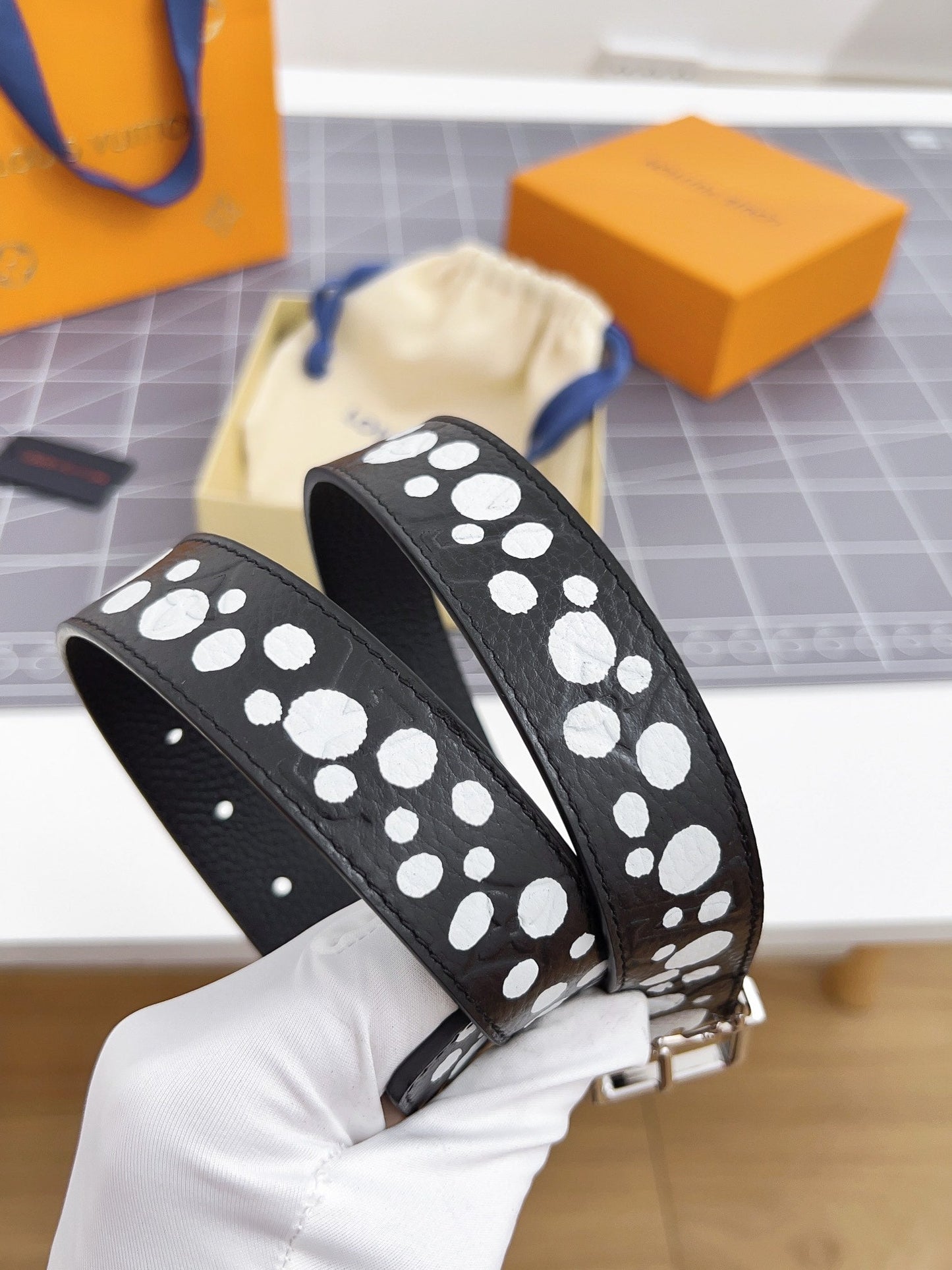LV Bloom 30mm Belt Silver Buckle Black White Leather - 30