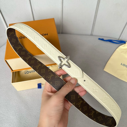 LV  MINI FLOWERGRAM 30MM REVERSIBLE BELT IN WHITE EMBOSSED CALFSKIN SILVER HARDWARE - 30