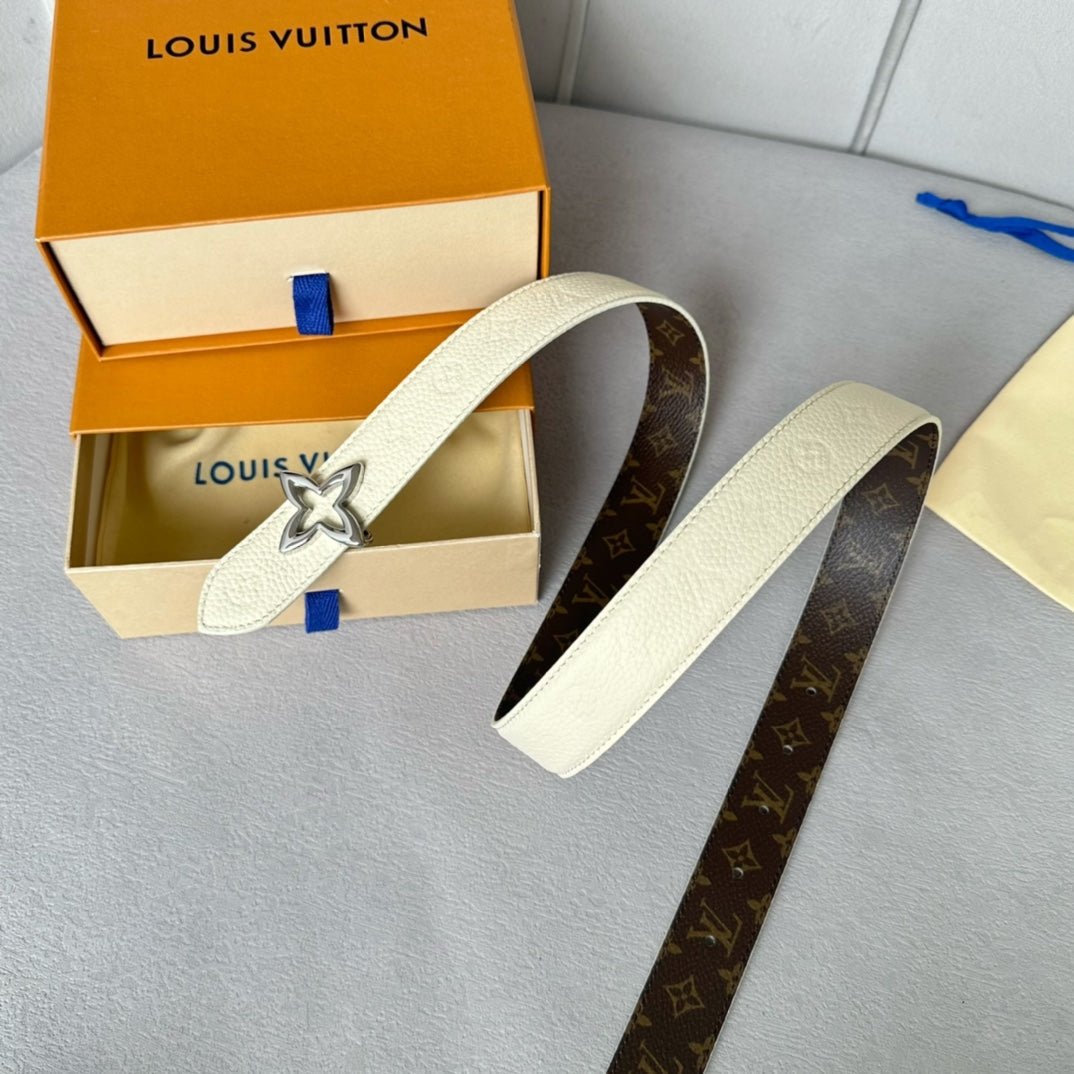 LV  MINI FLOWERGRAM 30MM REVERSIBLE BELT IN WHITE EMBOSSED CALFSKIN SILVER HARDWARE - 30
