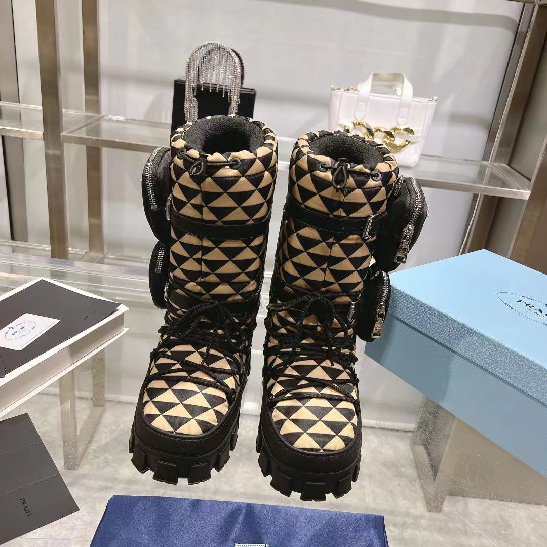 RE-NYLON SKI BOOTS BLACK AND BEIGE ATTACHED POUCH - 35