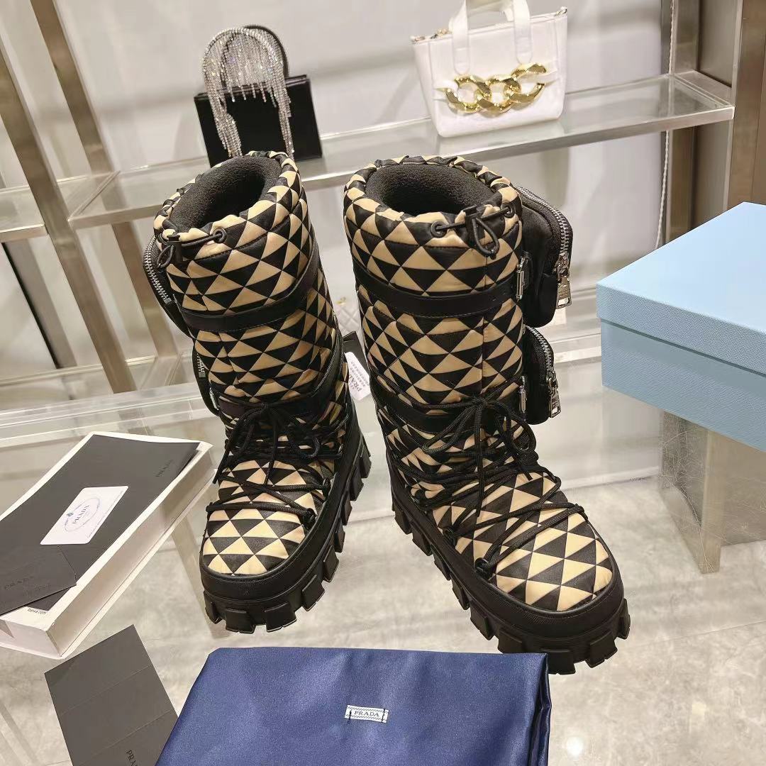 RE-NYLON SKI BOOTS BLACK AND BEIGE ATTACHED POUCH - 35