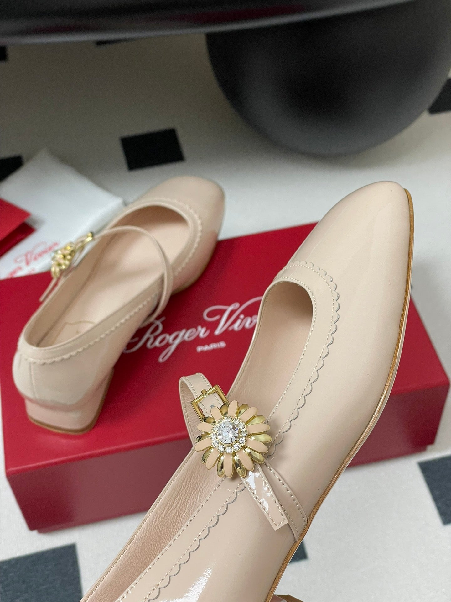 TRÈS VIVIER MARY JANE PUMPS IN BEIGE PATENT CALFSKIN - 35