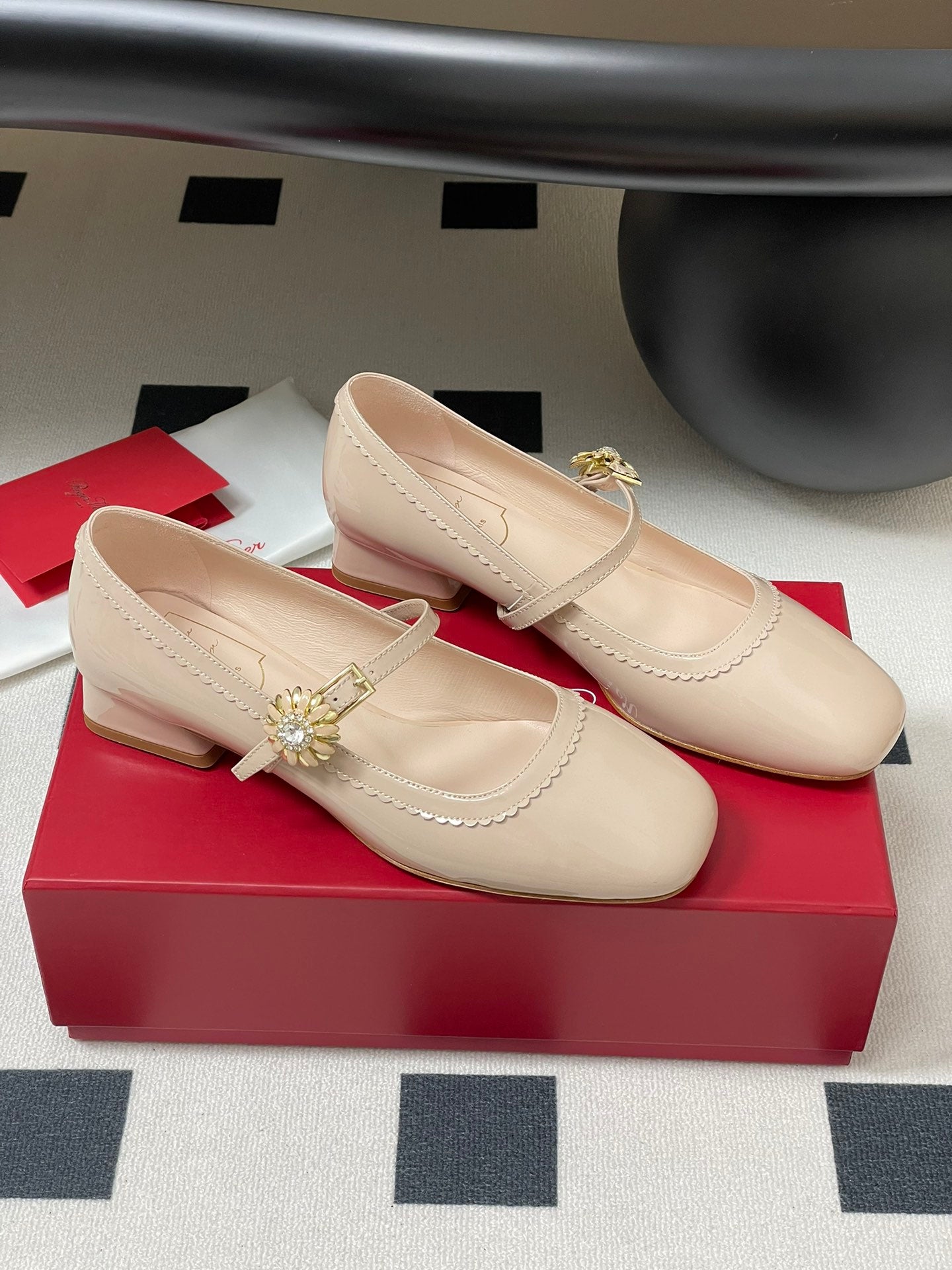 TRÈS VIVIER MARY JANE PUMPS IN BEIGE PATENT CALFSKIN - 35