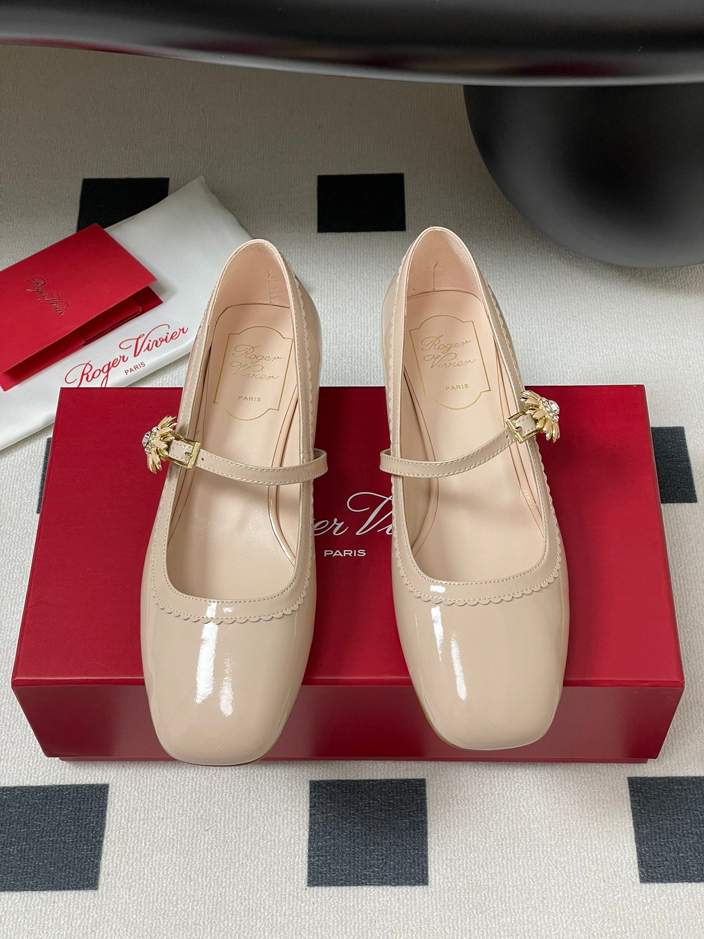 TRÈS VIVIER MARY JANE PUMPS IN BEIGE PATENT CALFSKIN - 35