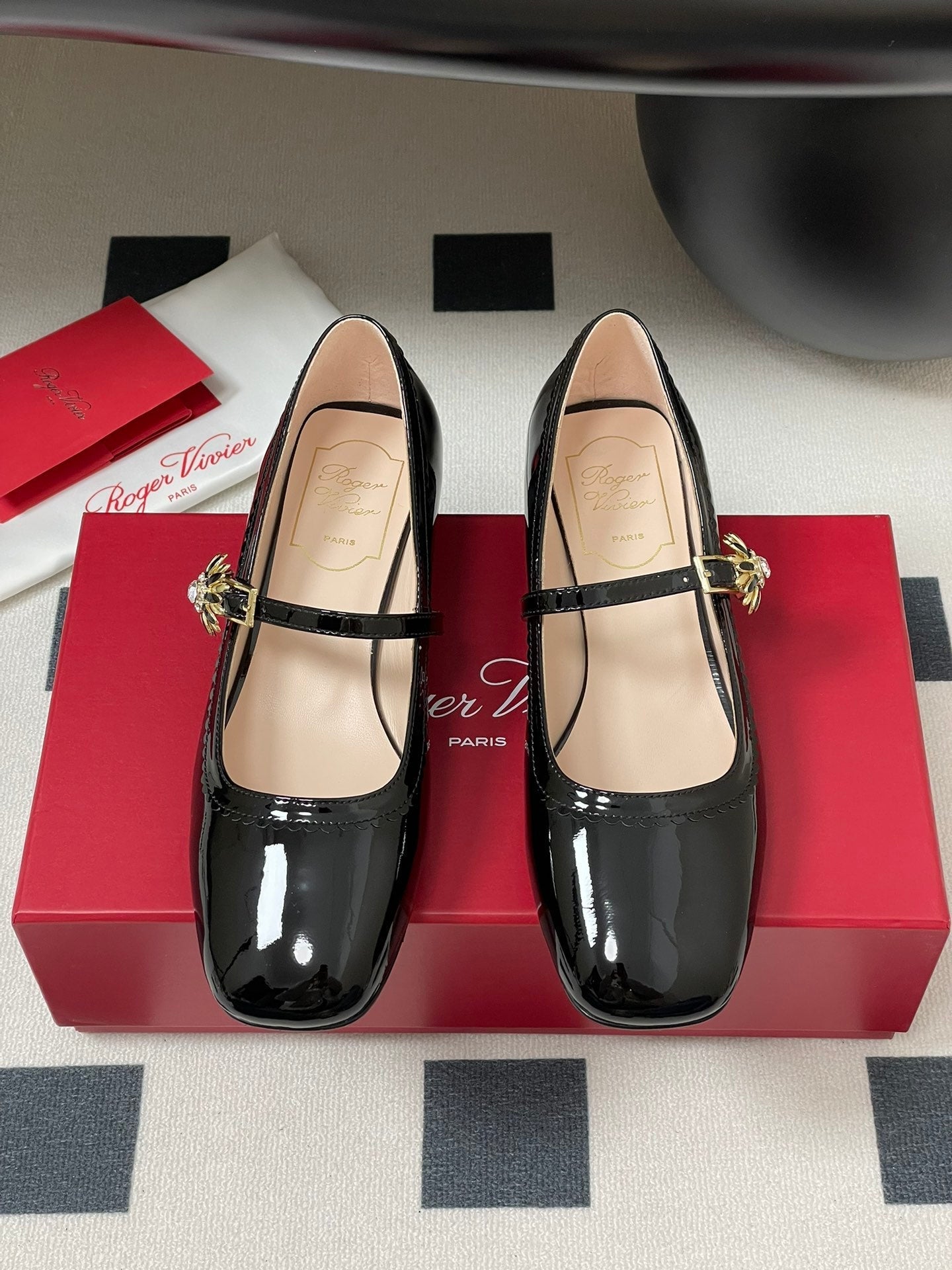 TRÈS VIVIER MARY JANE PUMPS IN BLACK PATENT CALFSKIN - 35