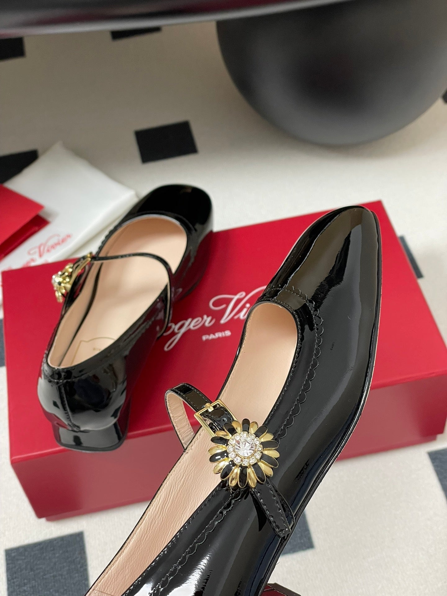 TRÈS VIVIER MARY JANE PUMPS IN BLACK PATENT CALFSKIN - 35