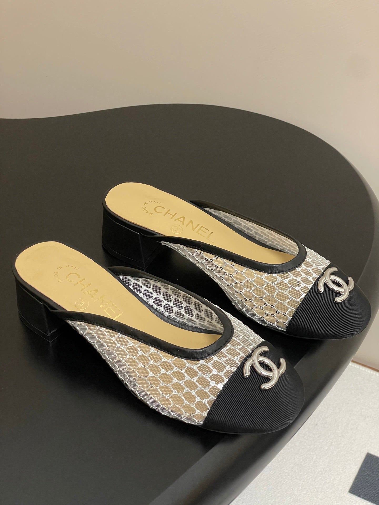 BUBBLE 30 MM IN BLACK FABRIC AND WHITE MESH - 35
