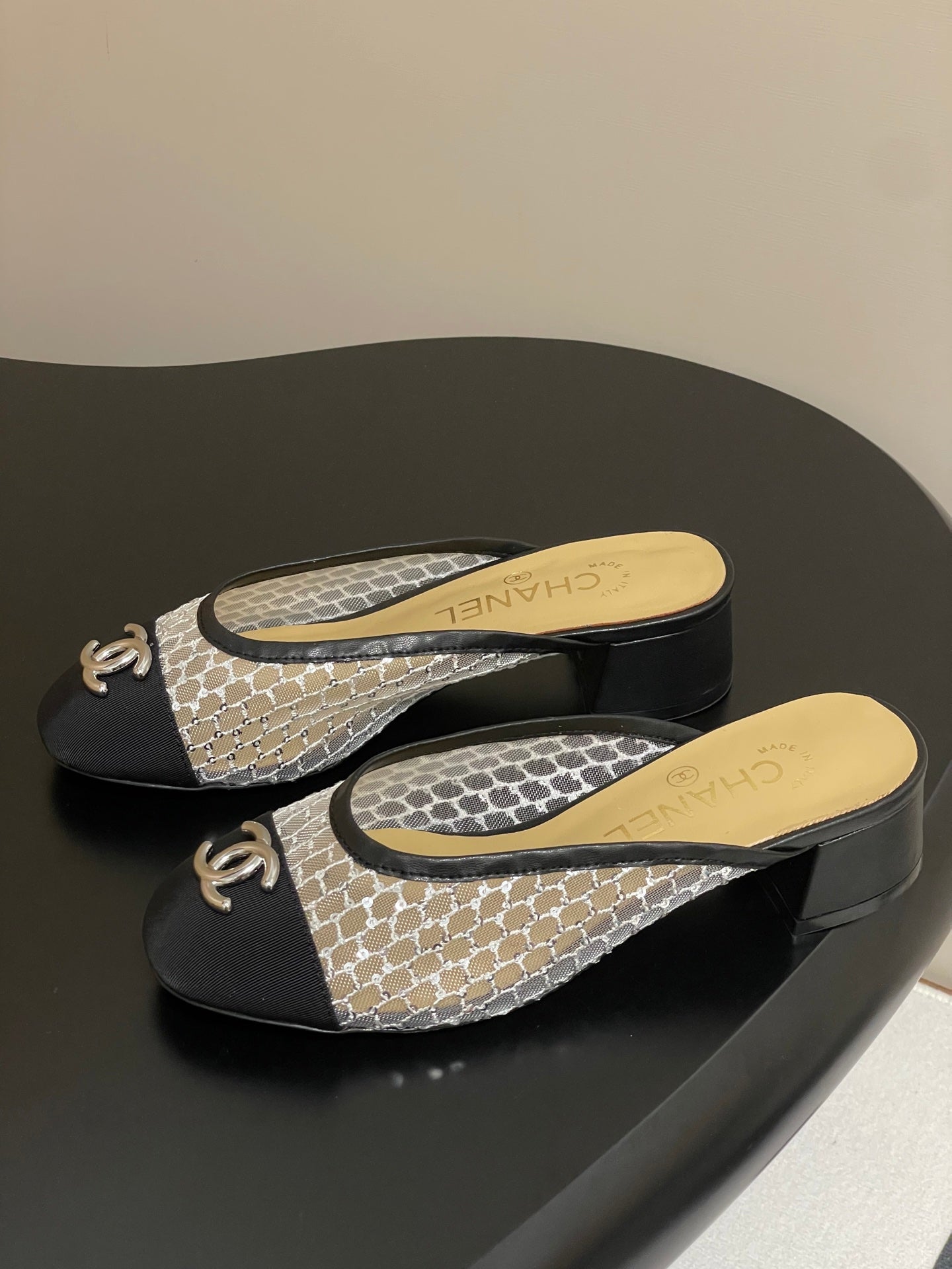 BUBBLE 30 MM IN BLACK FABRIC AND WHITE MESH - 35