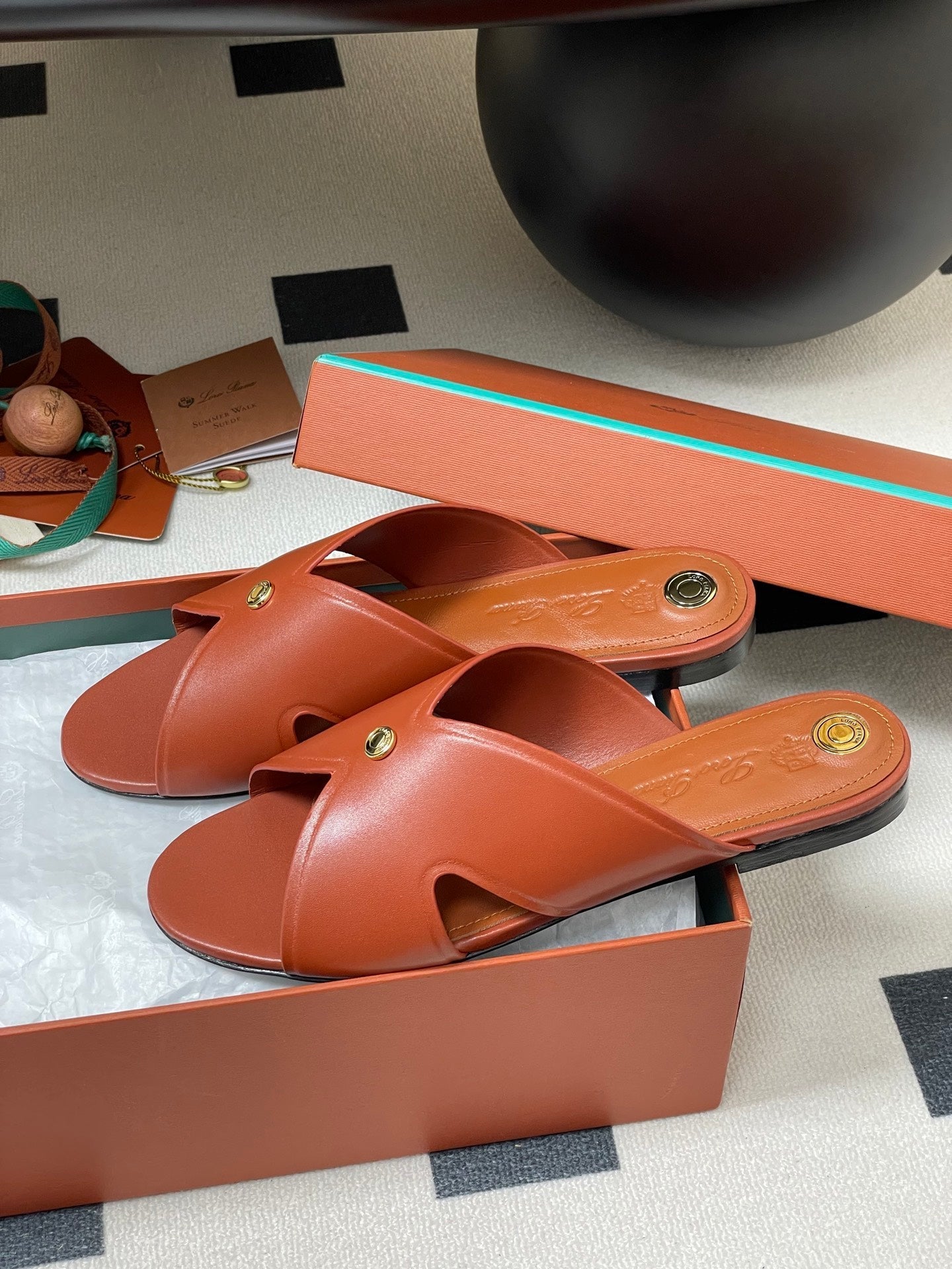 LP CLASSIC CROSS-STRAP SANDALS 25S IN RUST ORANGE LAMBSKIN - 35