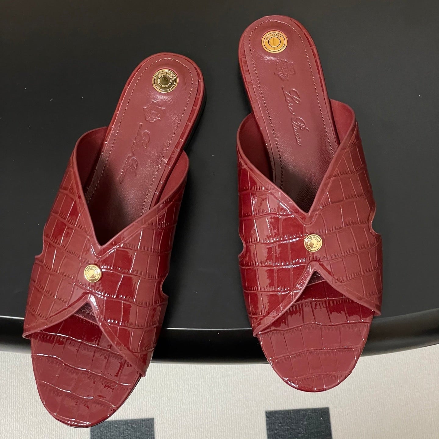 FLAT SLIPPERS IN RED CALFSKIN SNAKE EMBOSSING - 35