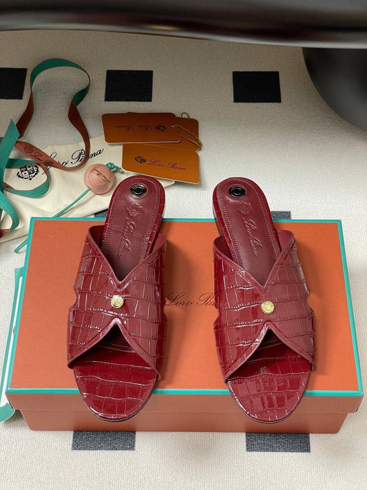 FLAT SLIPPERS IN RED CALFSKIN SNAKE EMBOSSING - 35