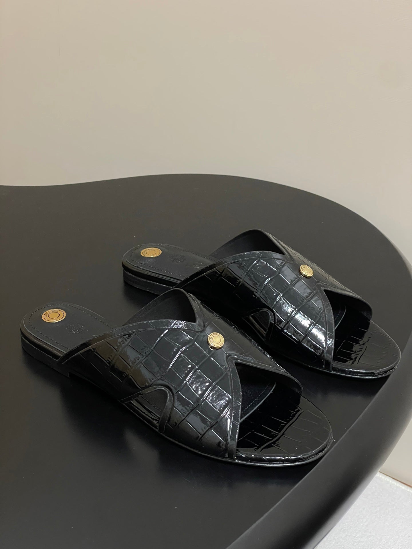 FLAT SLIPPERS IN BLACK CALFSKIN SNAKE EMBOSSING - 35