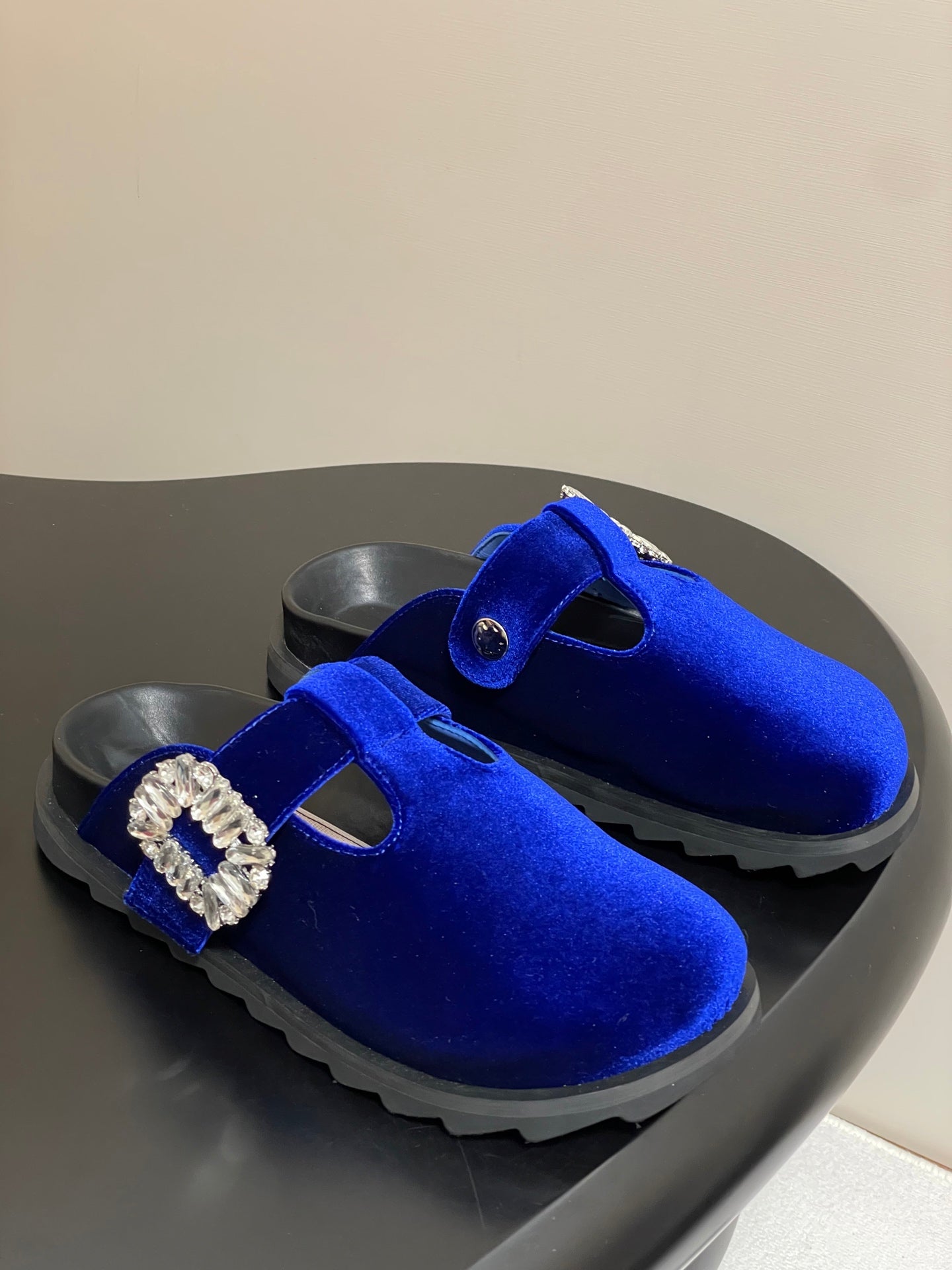 ROGER VIVIER 25S VIV' RANGERS MULES IN DARK BLUE VELVET EMBELLISHED CRYSTALS - 35