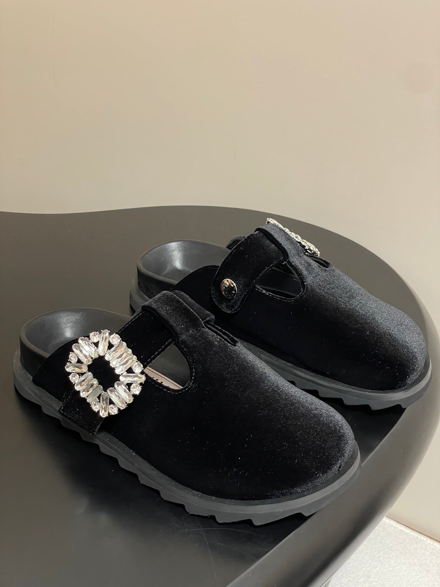 ROGER VIVIER 25S VIV' RANGERS MULES IN BLACK VELVET EMBELLISHED CRYSTALS - 35