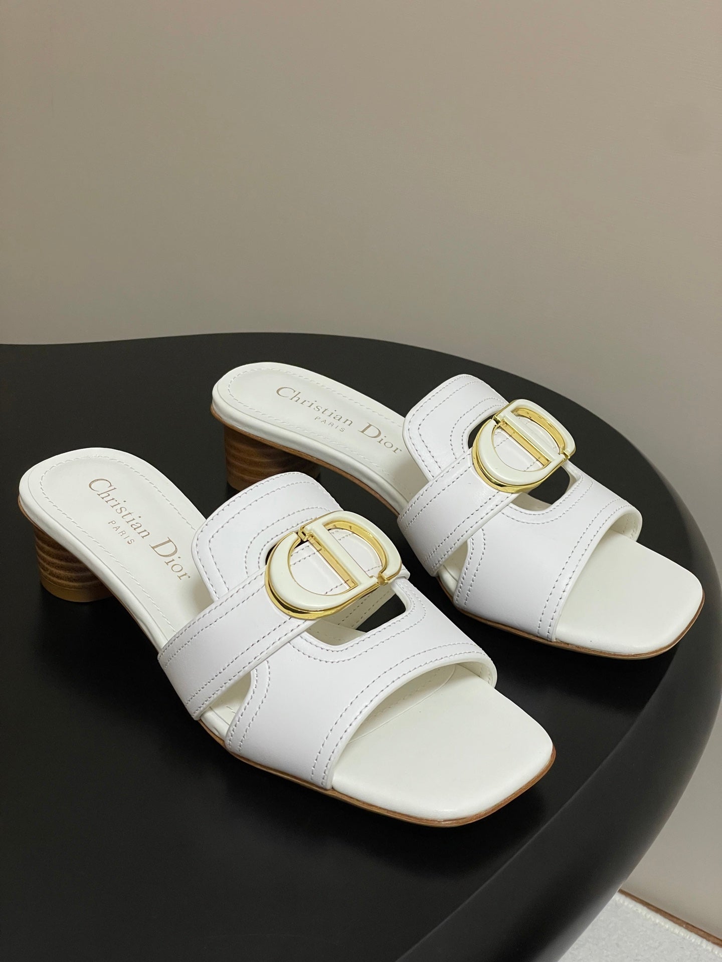 DIOR HIGH HEEL CLASSIC MONTAIGNE 40 MM 25S IN WHITE LAMBSKIN WITH CD LOGO - 34