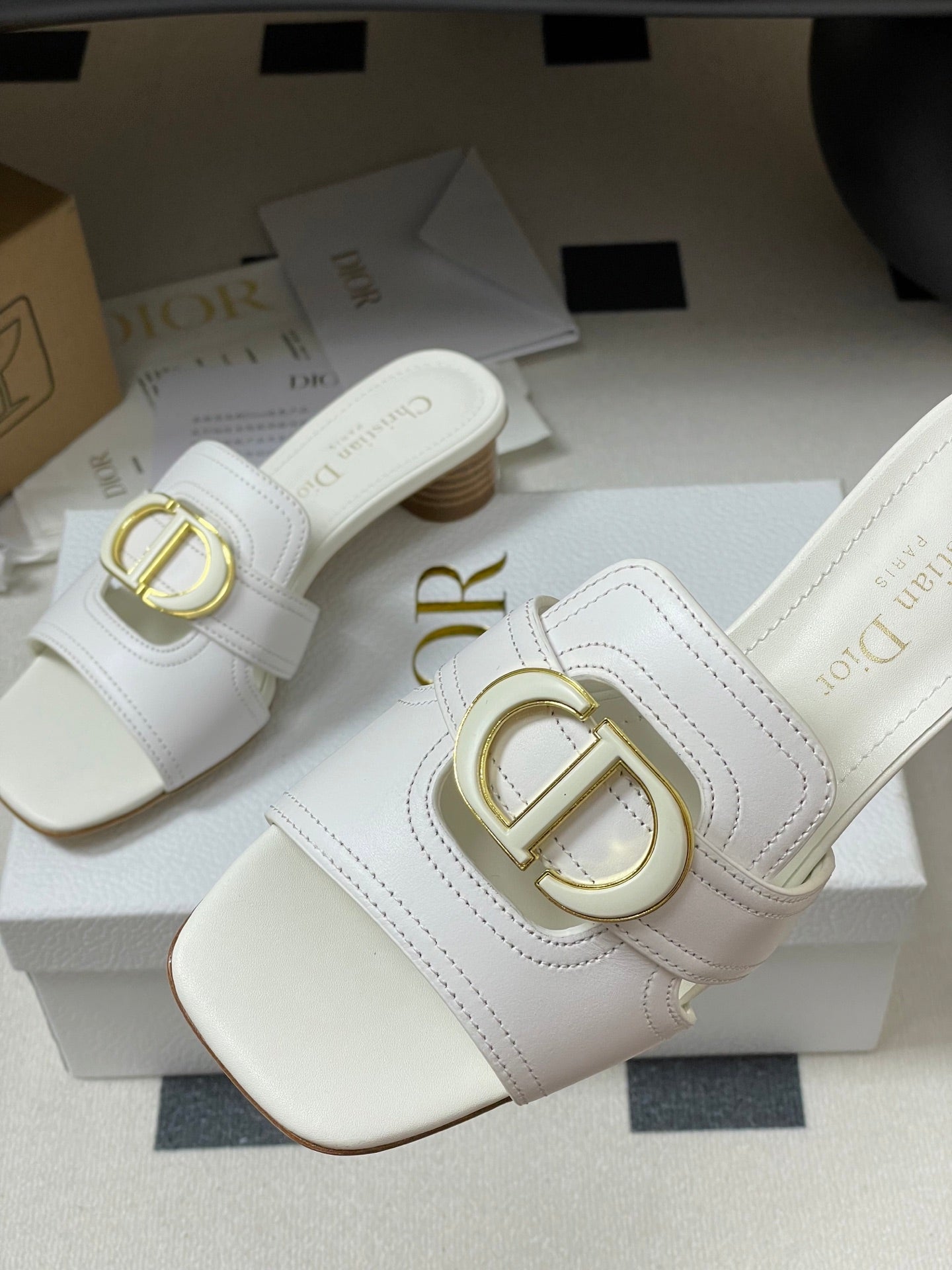 DIOR HIGH HEEL CLASSIC MONTAIGNE 40 MM 25S IN WHITE LAMBSKIN WITH CD LOGO - 34