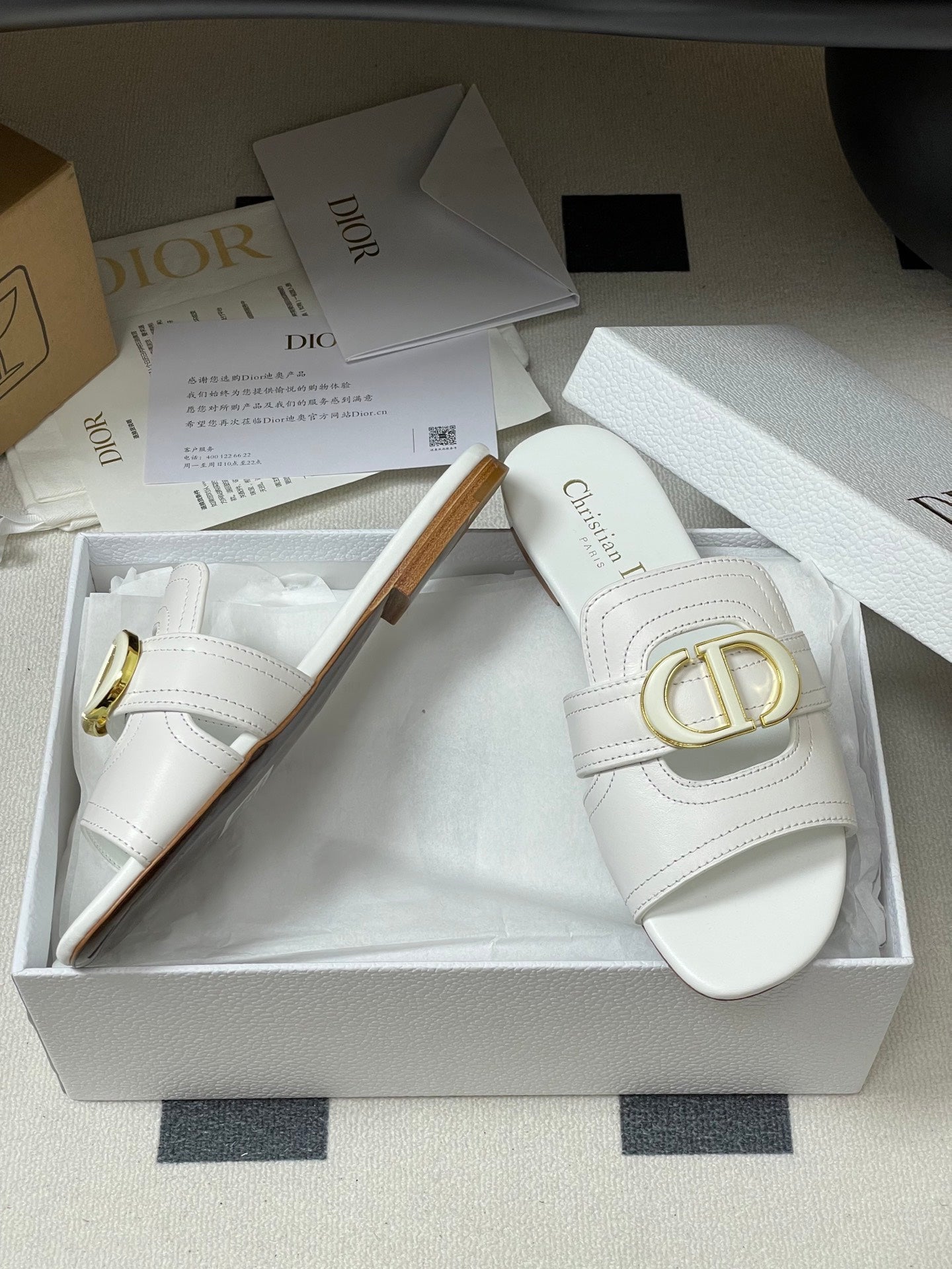 DIOR CLASSIC MONTAIGNE SANDALS 25S IN WHITE LAMBSKIN WITH CD LOGO - 34