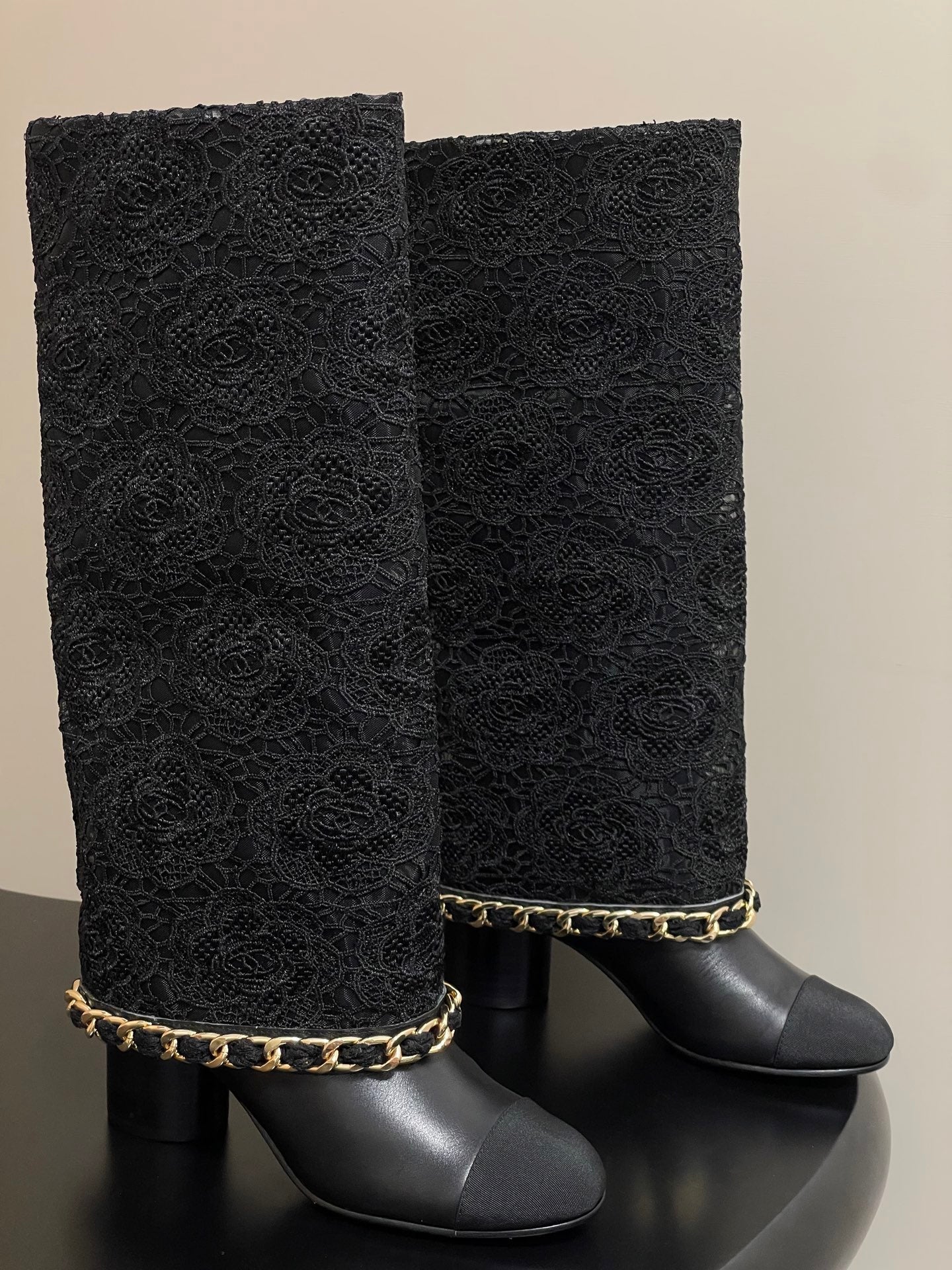 CC FLORAL BOOTS 60MM IN BLACK CALFSKIN WITH GOLD CHAIN - 35