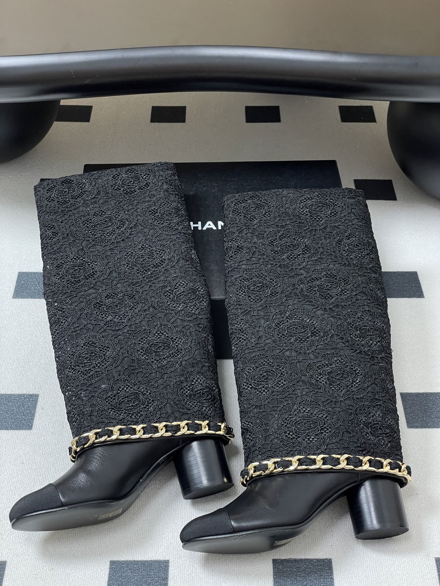 CC FLORAL BOOTS 60MM IN BLACK CALFSKIN WITH GOLD CHAIN - 35