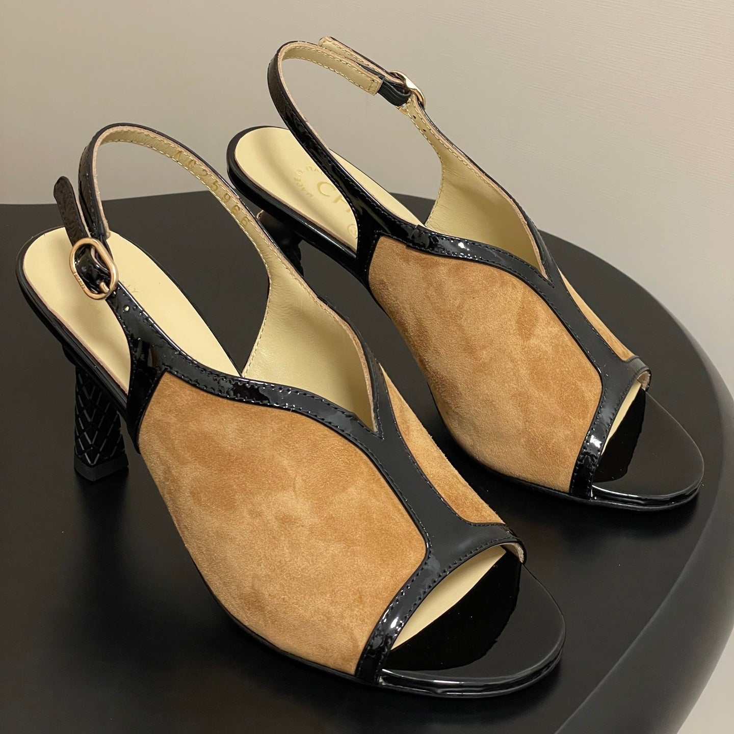 CC HIGH HEELS 85MM IN BROWN AND BLACK SUEDE - 35