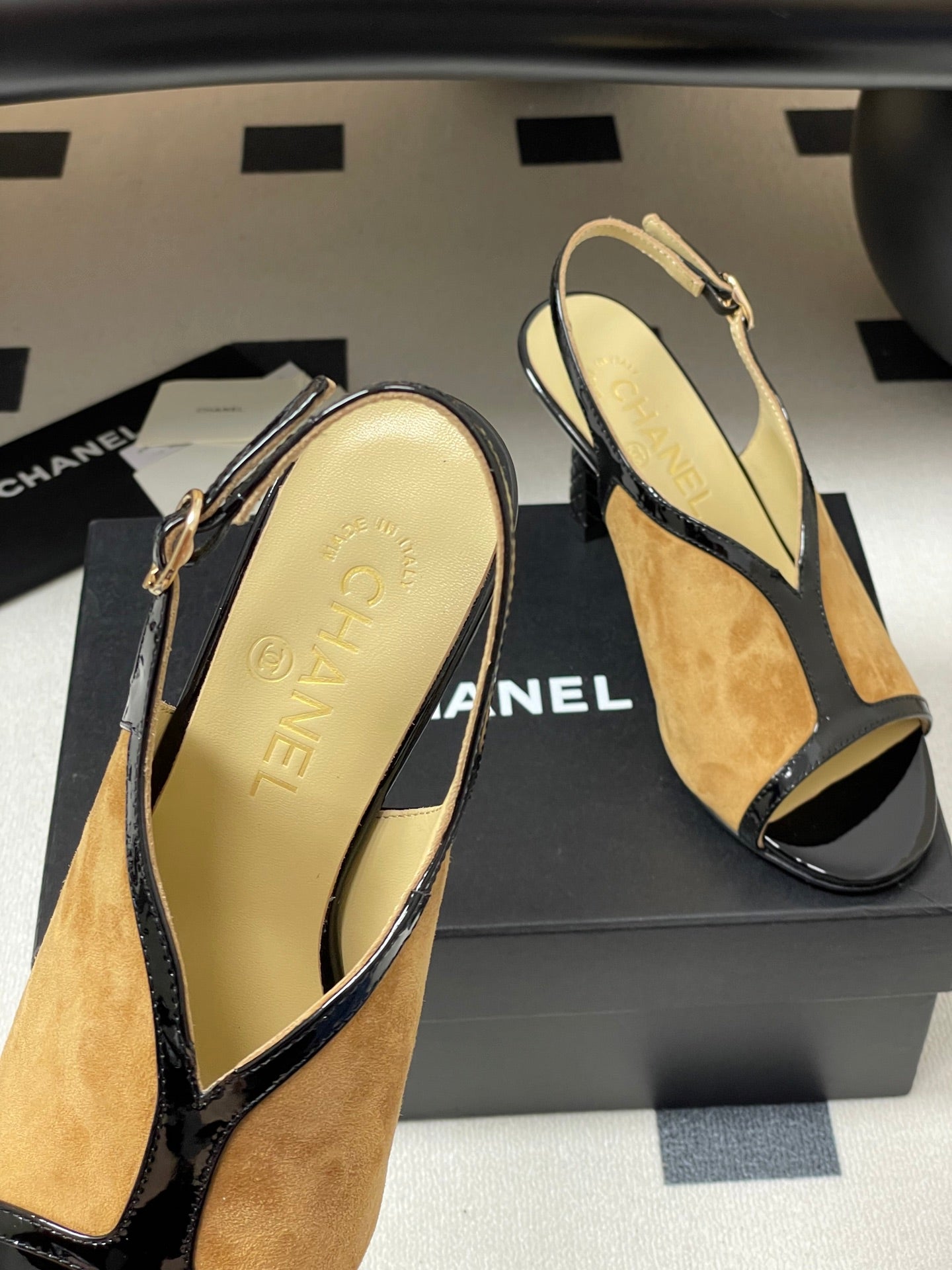 CC HIGH HEELS 85MM IN BROWN AND BLACK SUEDE - 35