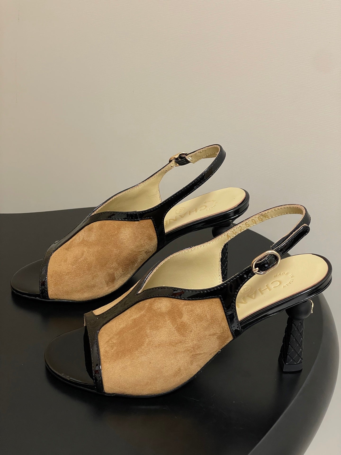 CC HIGH HEELS 85MM IN BROWN AND BLACK SUEDE - 35