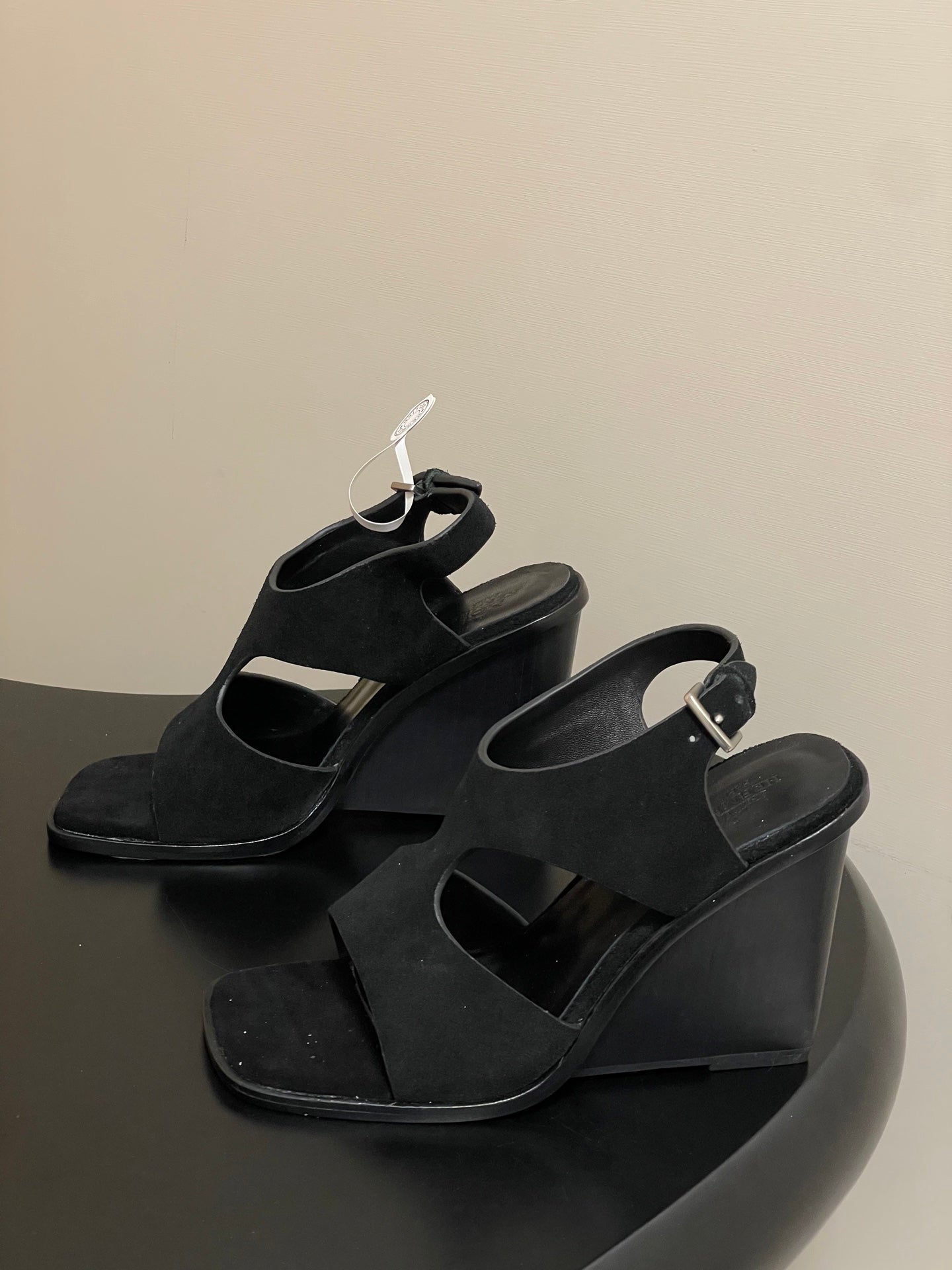HM 25S KALYA WEDGE SANDAL 100 MM IN BLACK SUEDE - 35