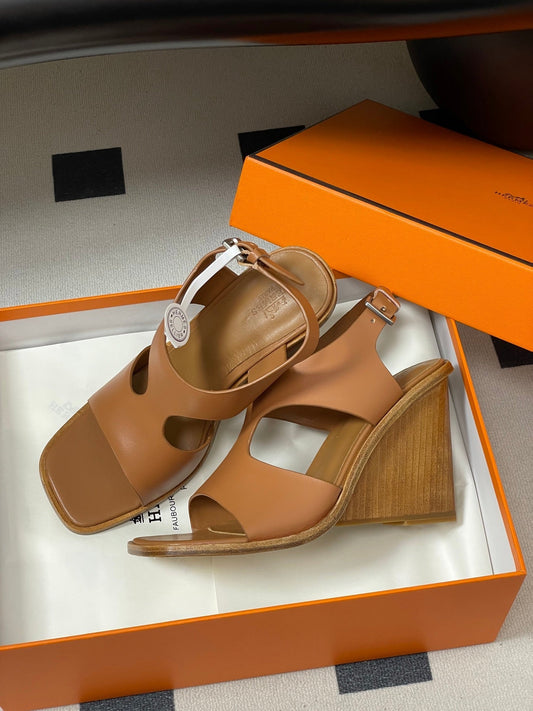 HM 25S KALYA WEDGE SANDAL 100 MM IN BROWN LAMBSKIN - 35