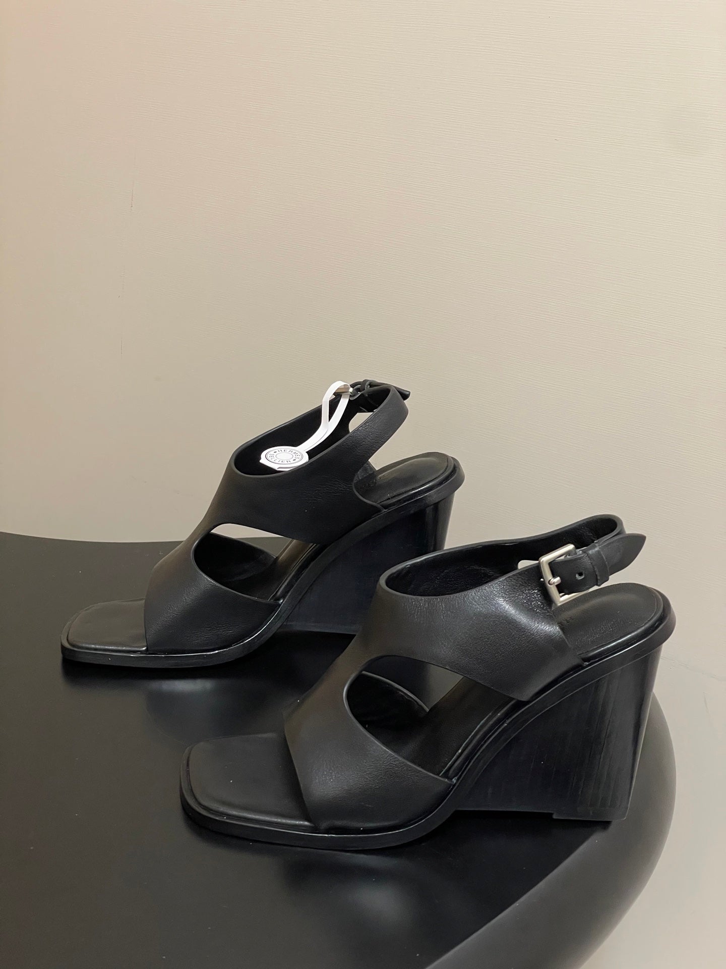 HM 25S KALYA WEDGE SANDAL 100 MM IN BLACK LAMBSKIN - 35