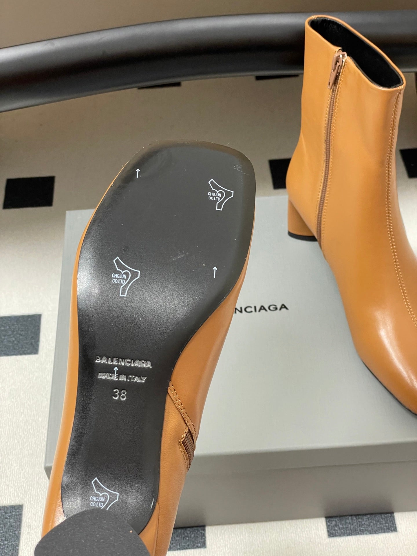 BALENCIAGA 25S ANKLE BOOTS 65 MM IN LIGHT BROWN COW LEATHER - 35