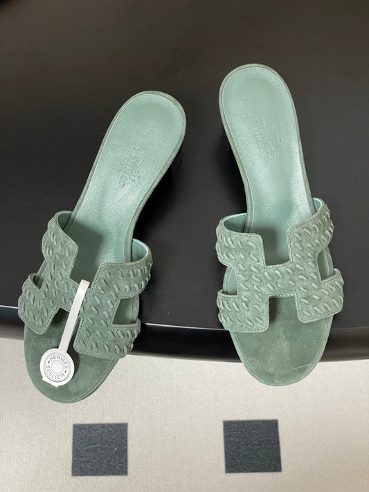 HM 25S ORAN HIGH‑HEEL SANDAL IN MUTED MINT GREEN SUEDE AND LAMBSKIN - 35