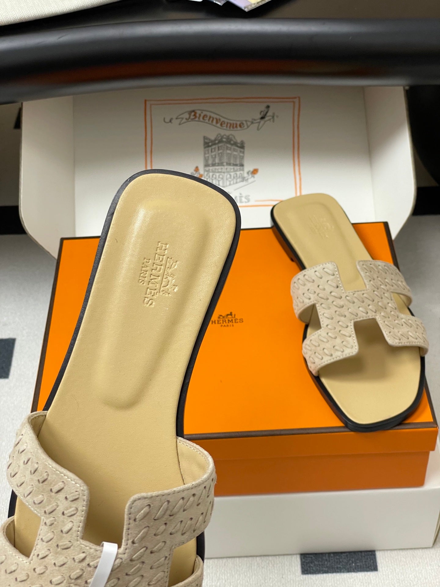 HM 25S ORAN SANDAL IN BEIGE SUEDE AND LAMBSKIN - 35