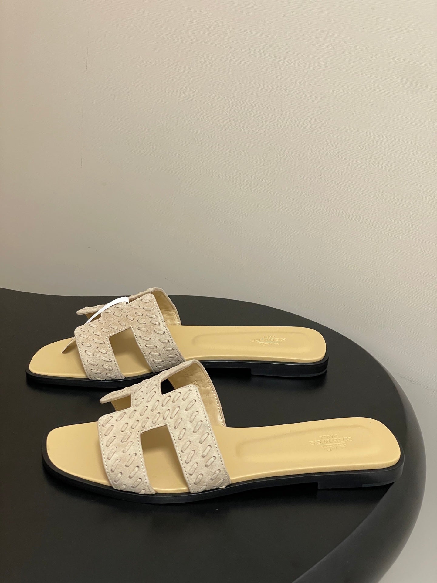 HM 25S ORAN SANDAL IN BEIGE SUEDE AND LAMBSKIN - 35