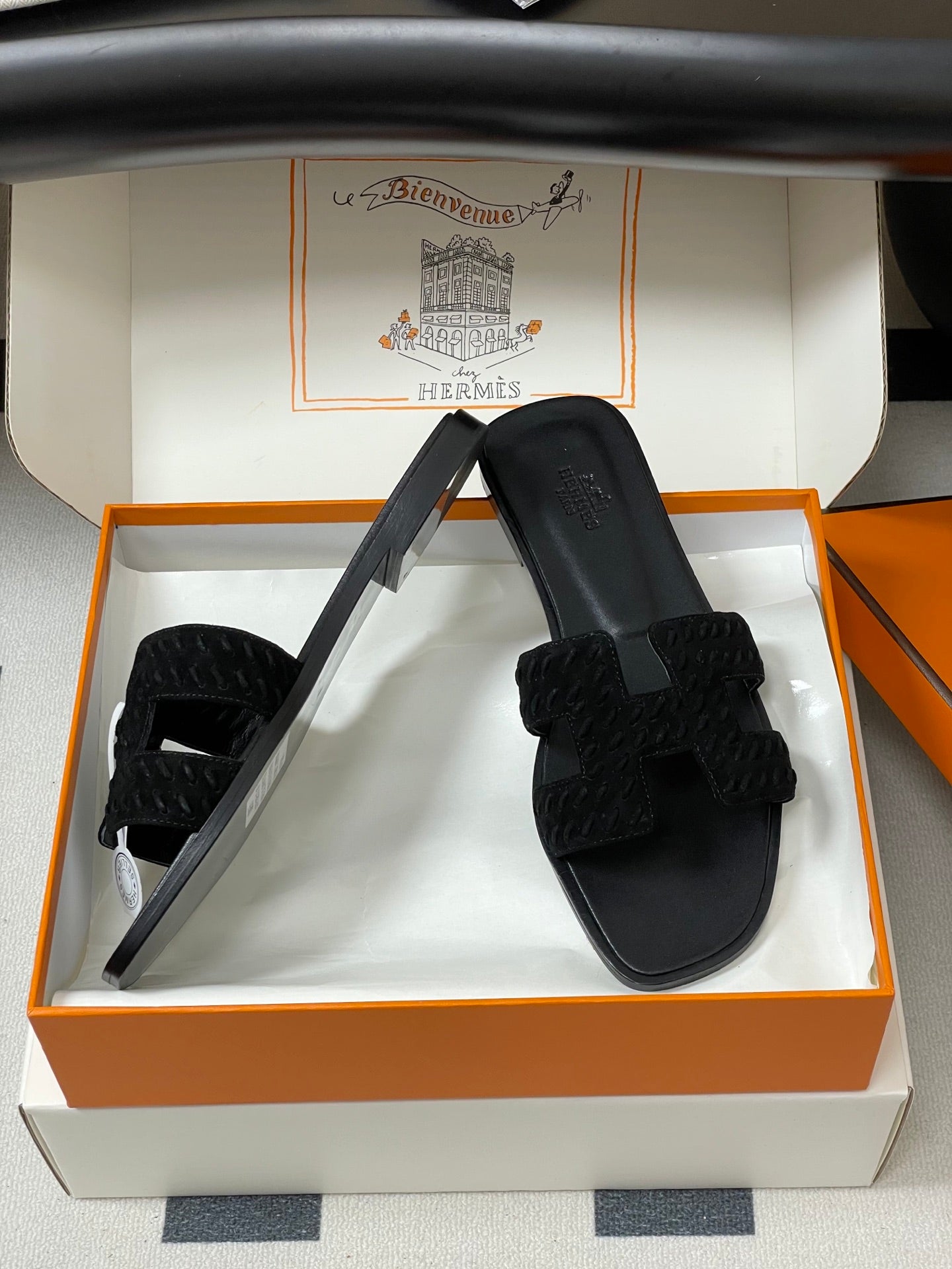 HM 25S ORAN SANDAL IN BLACK SUEDE AND LAMBSKIN - 35